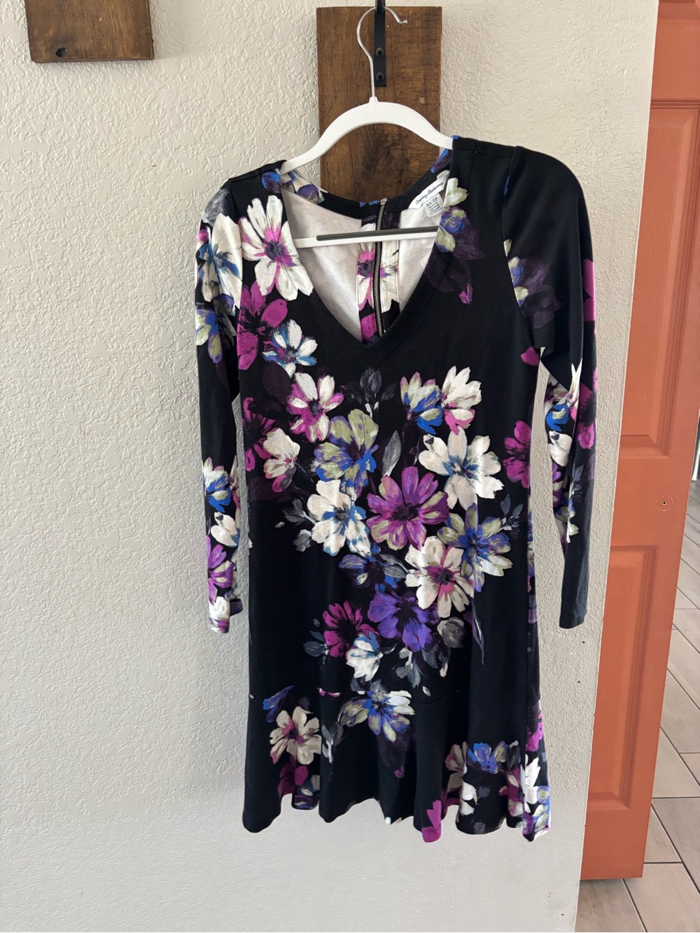 Tommy Bahama Black Floral V-Neck Long Sleeve Dress